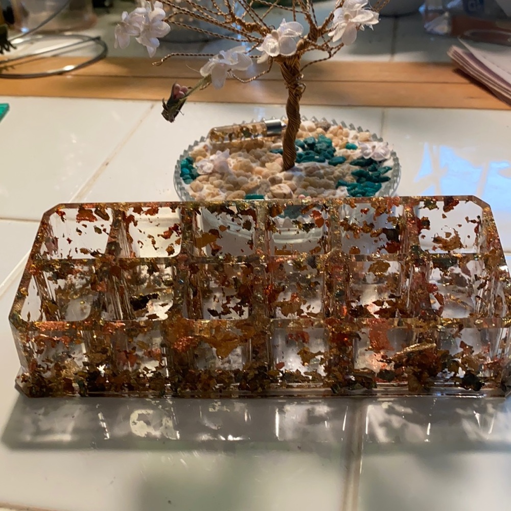 Resin lipstick holder